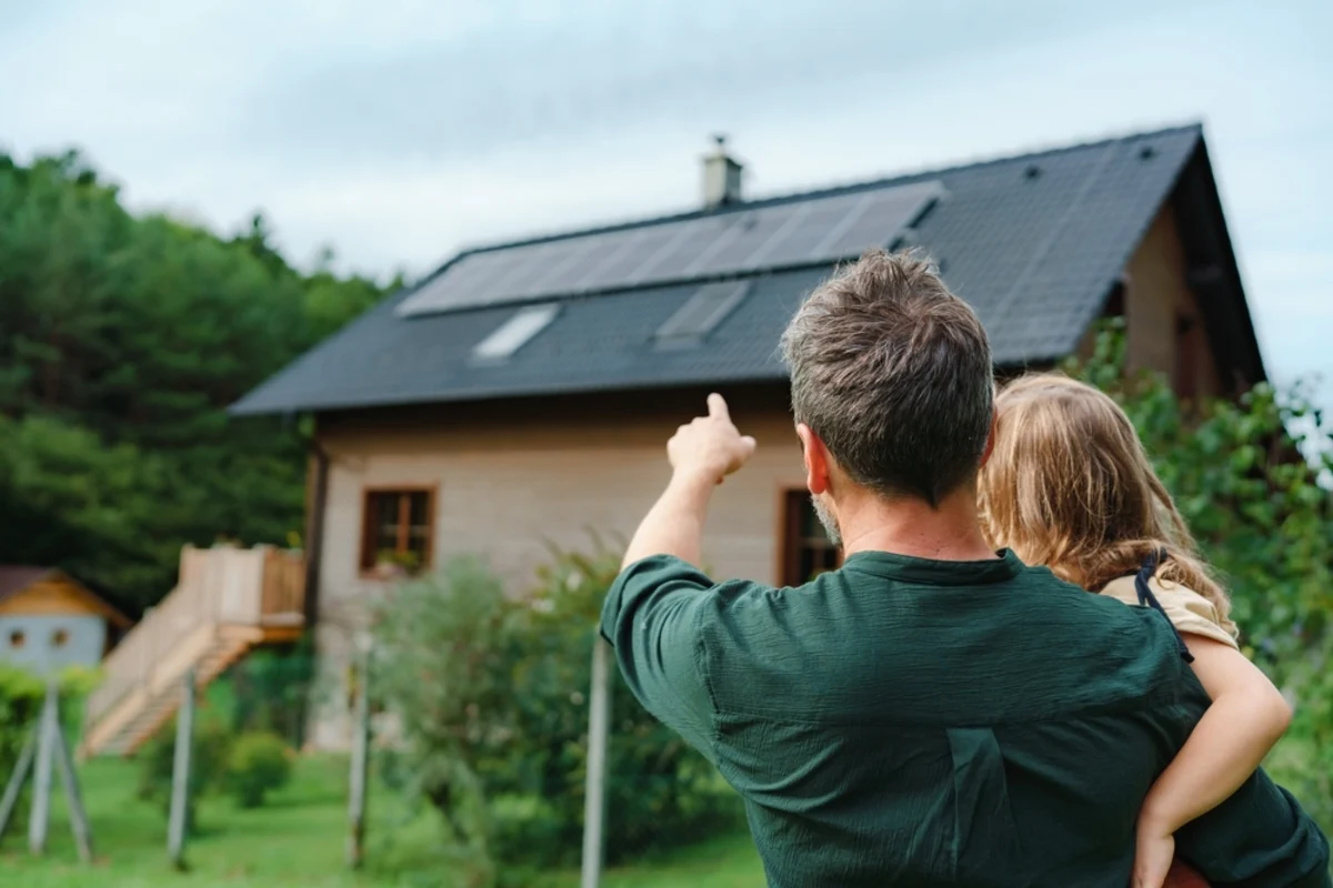 pentru cine este potrivit un sistem fotovoltaic hibrid