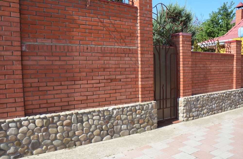 gard din caramida